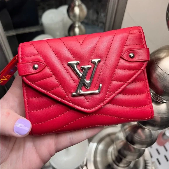 SOLD ❤️ Authentic Louis Vuitton New Wave Compact Wallet in Rouge - Picture 4 of 17